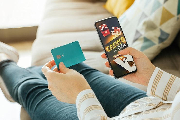 Pengguna menikmati layanan agenslot melalui perangkat mobile dengan lancar dan aman